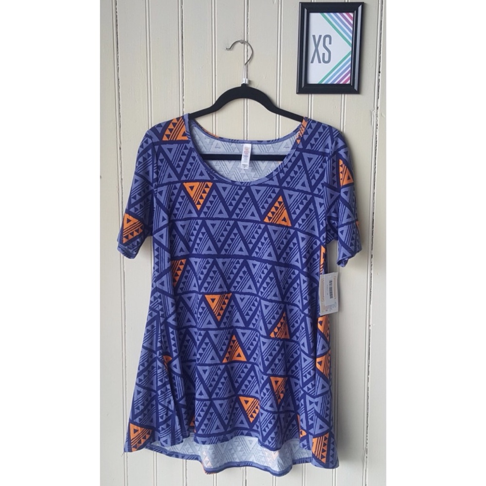 BNWT Lularoe Perfect T